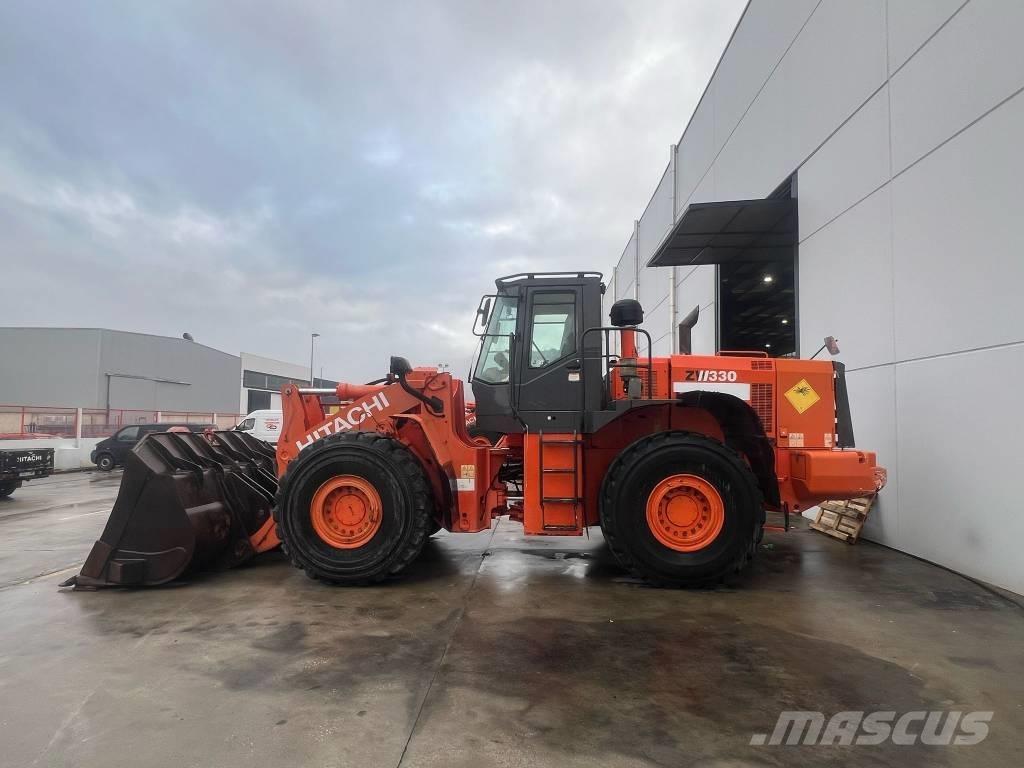 Hitachi ZW 330 Gumikerekes homlokrakodók