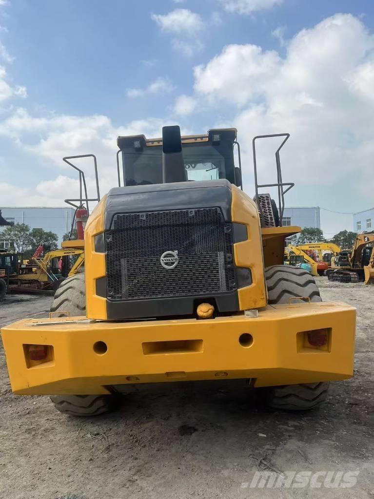 Volvo L 105 Gumikerekes homlokrakodók