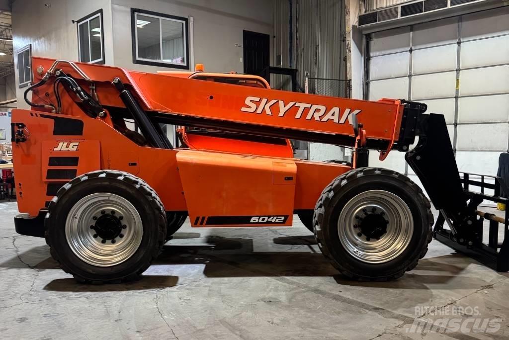 SkyTrak 6042 Teleszkópos rakodók
