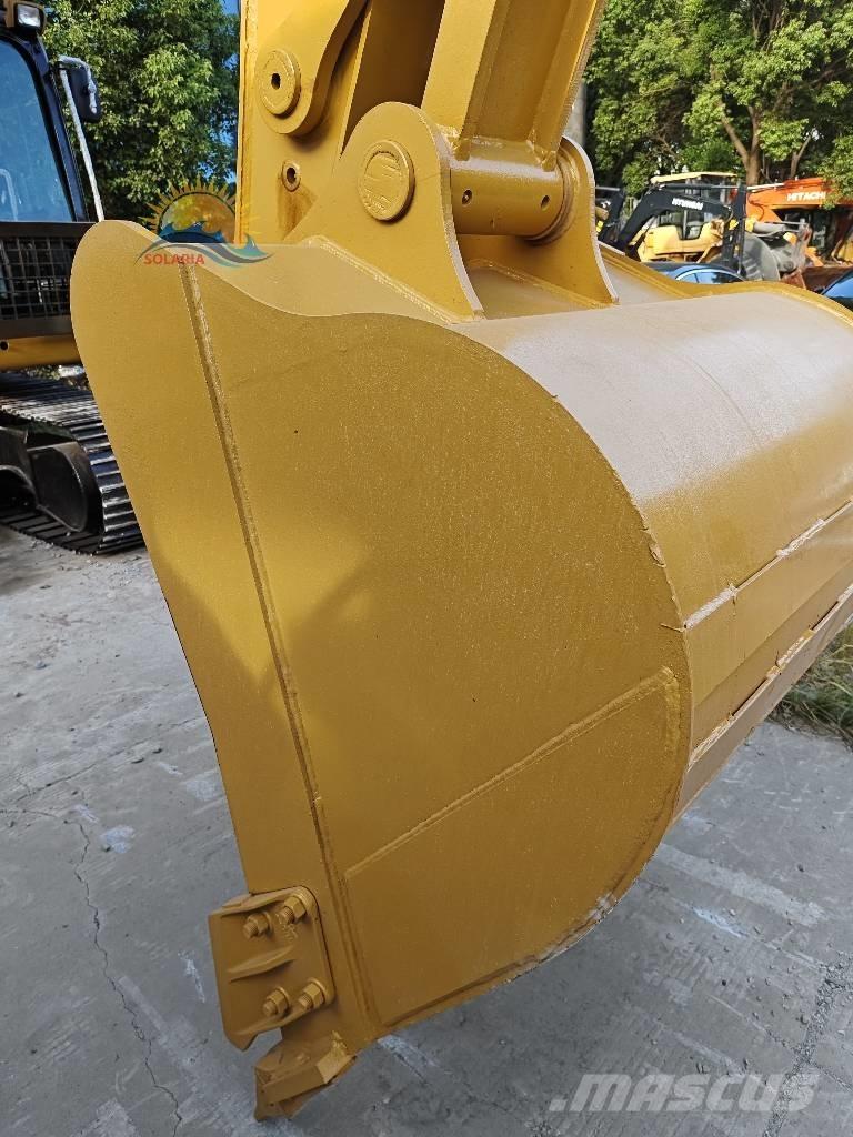 CAT 320D2L Lánctalpas kotrók