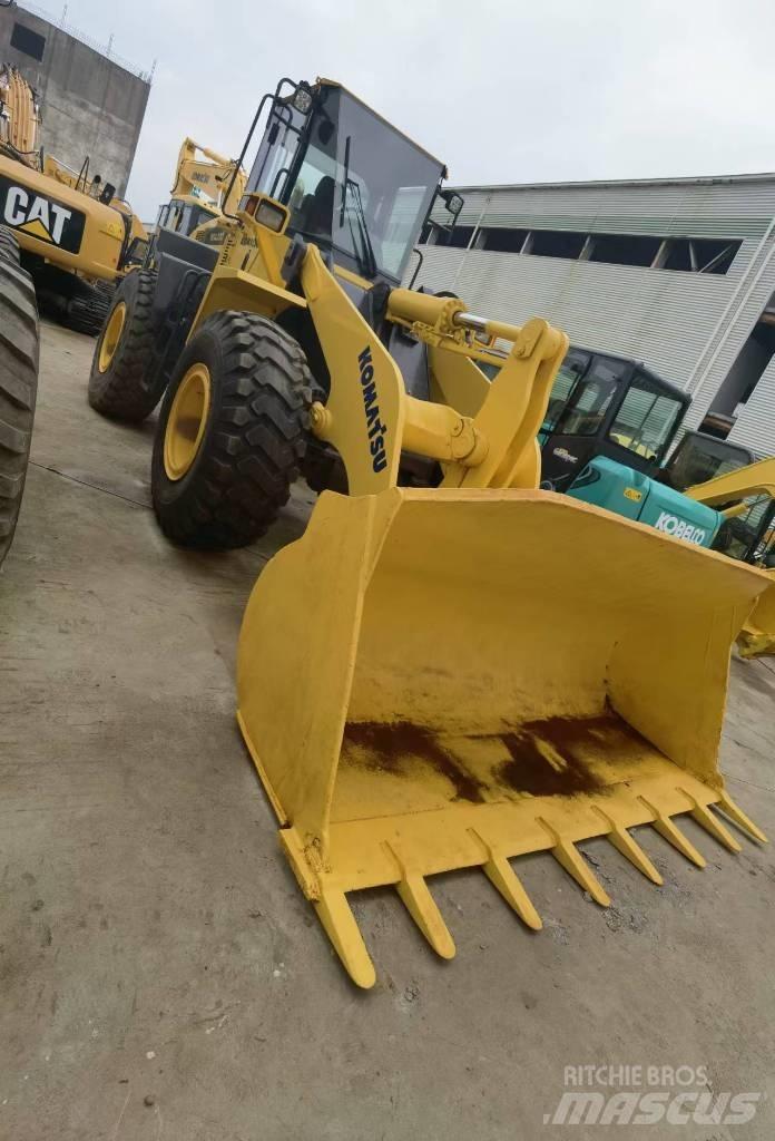 Komatsu WA 320-5 Gumikerekes homlokrakodók