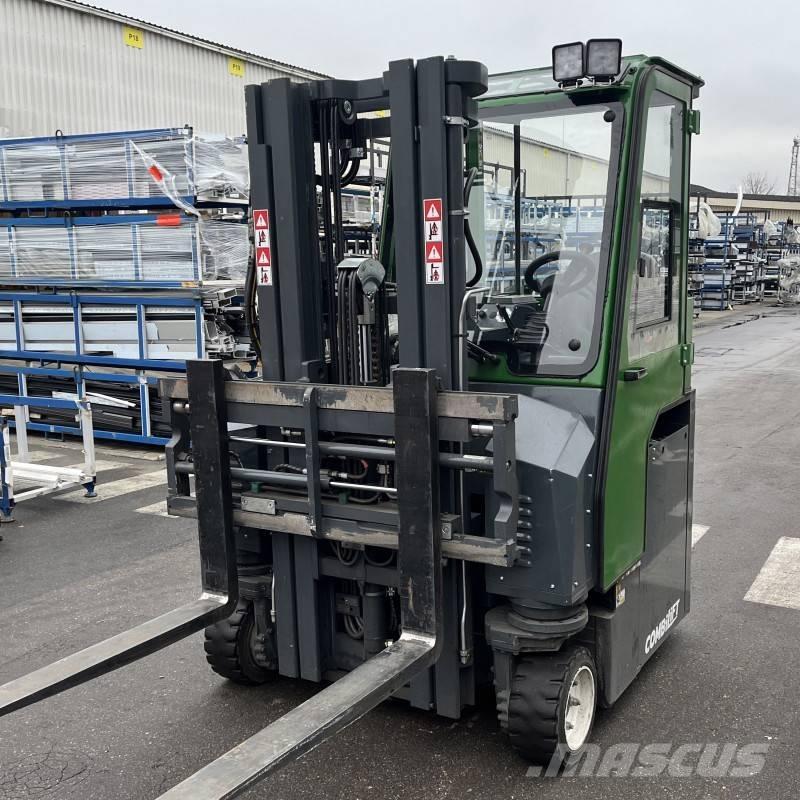 Combilift CBE 2500 Tolóoszlopos négyutas targonca