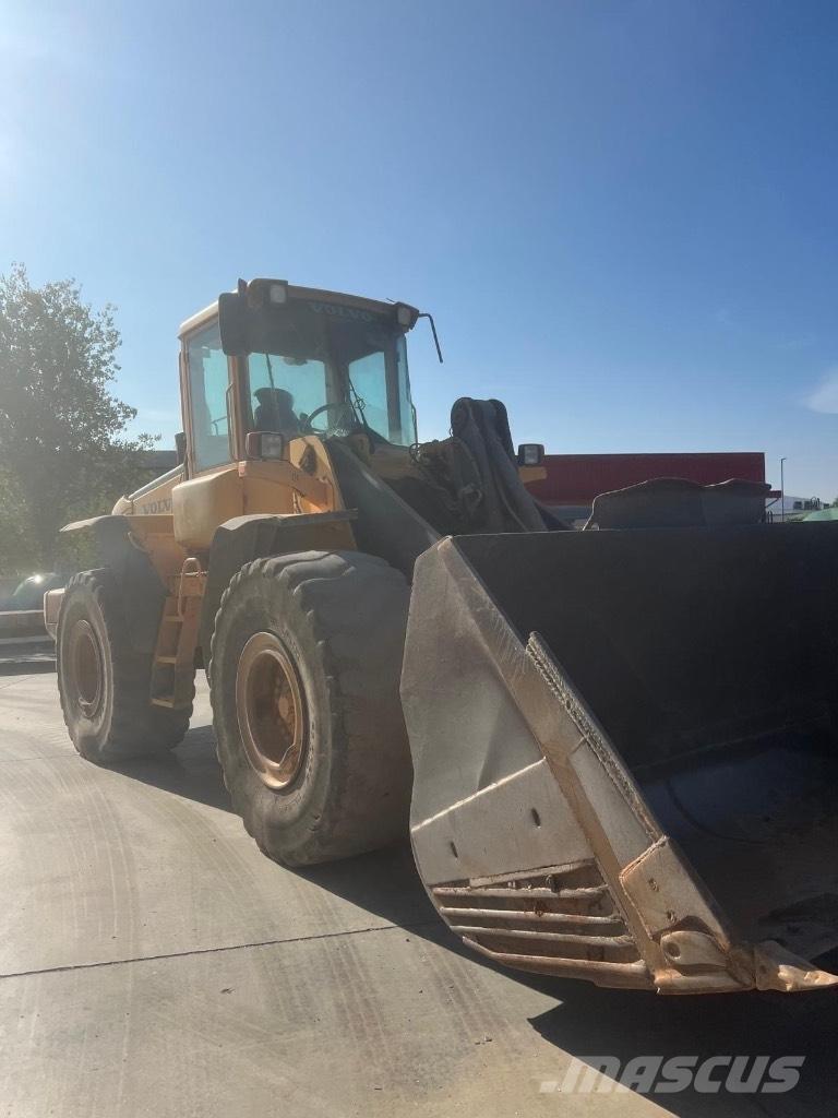 Volvo L 120 E Gumikerekes homlokrakodók