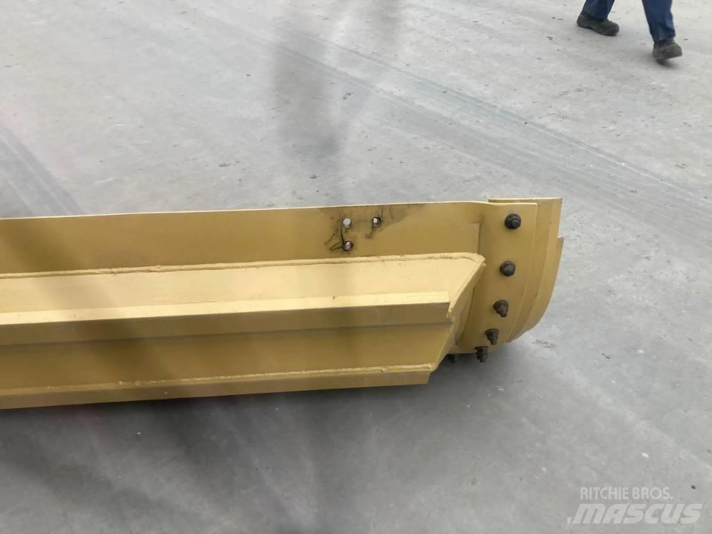 CAT 140M2 Moldboard Tolólapok