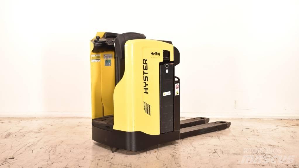Hyster RP2.0N Vezetőállásos alacsony emelőkocsi