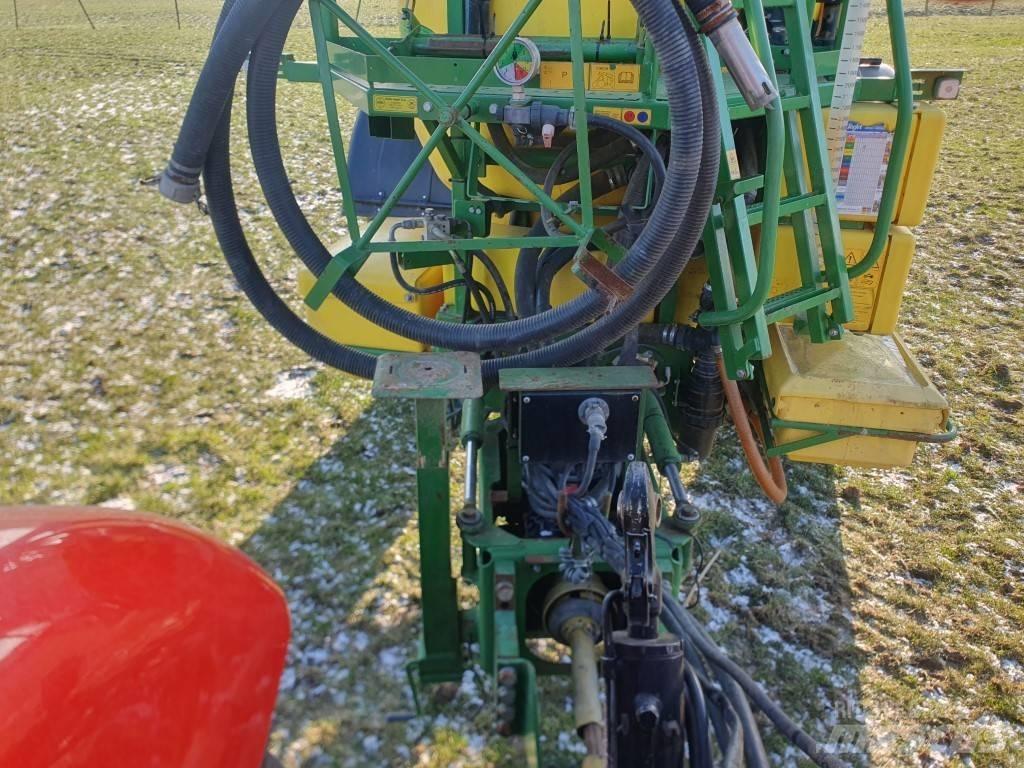 John Deere 840 Vontatott trágyaszórók