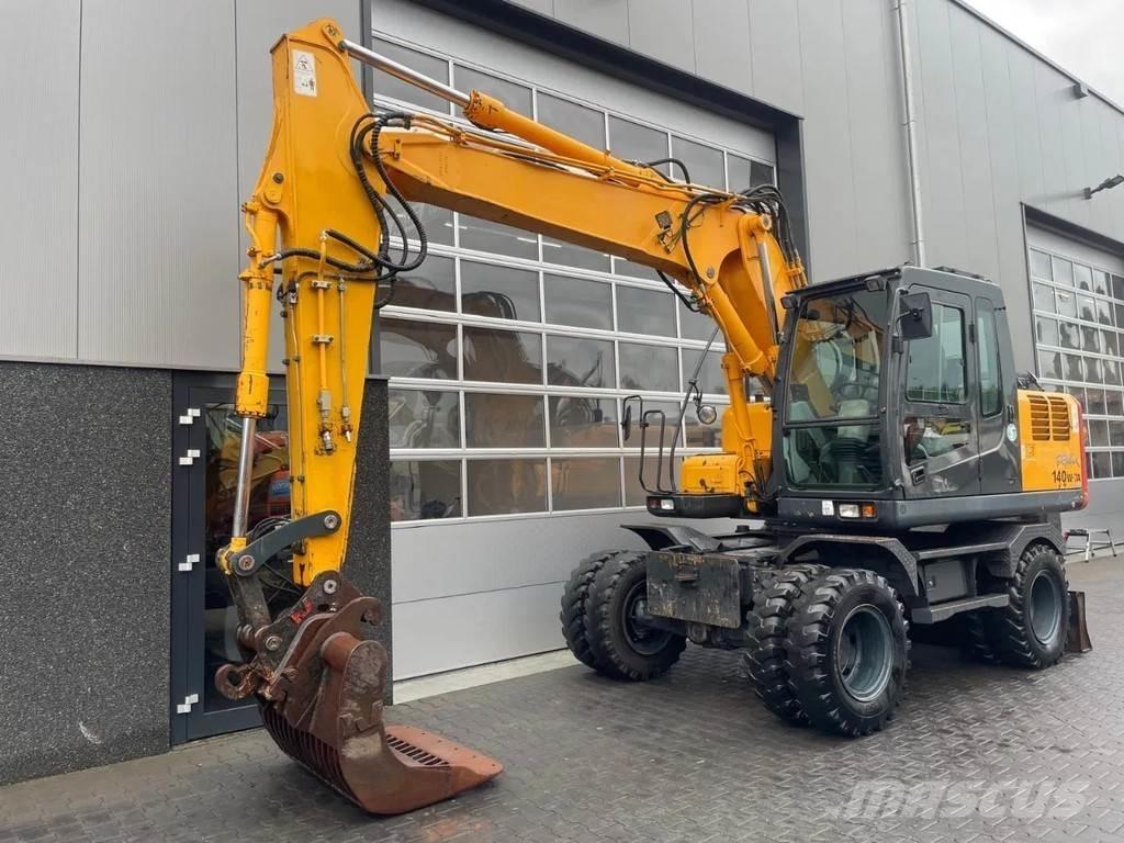 Hyundai R140W-7A Gumikerekes kotrók