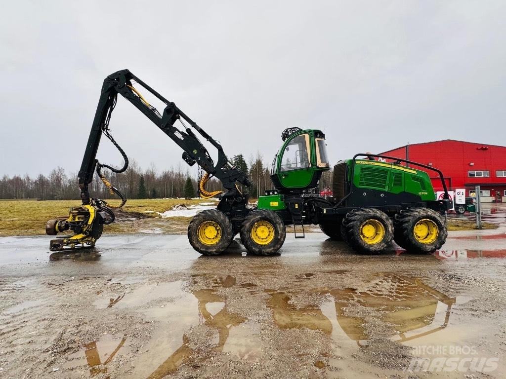 John Deere 1270E Betakarítók