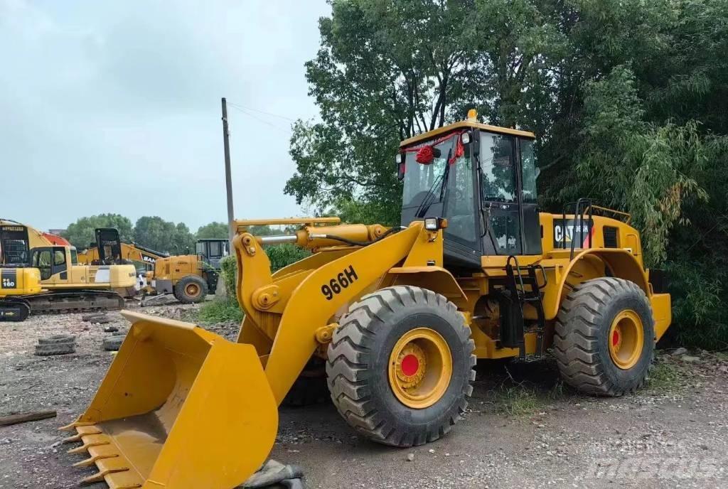 CAT 966 H Gumikerekes homlokrakodók