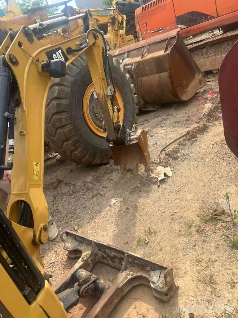 CAT 301.7 Mini kotrók < 7t