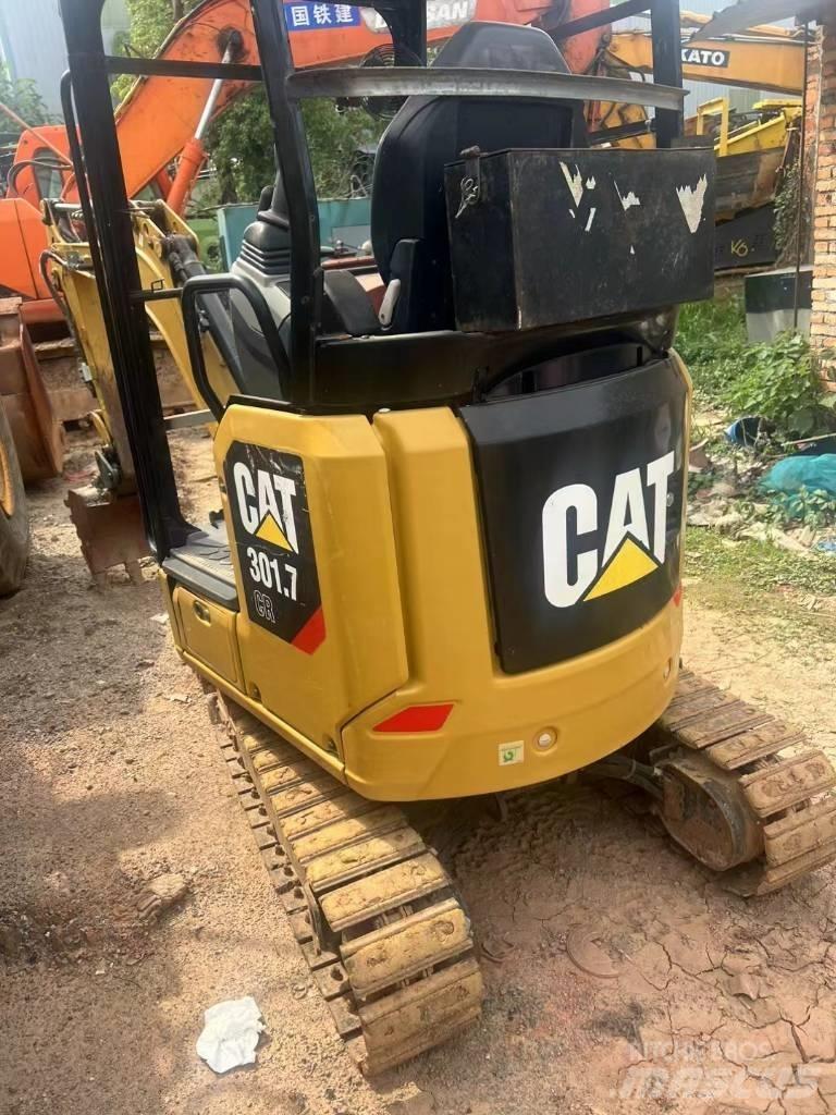 CAT 301.7 Mini kotrók < 7t