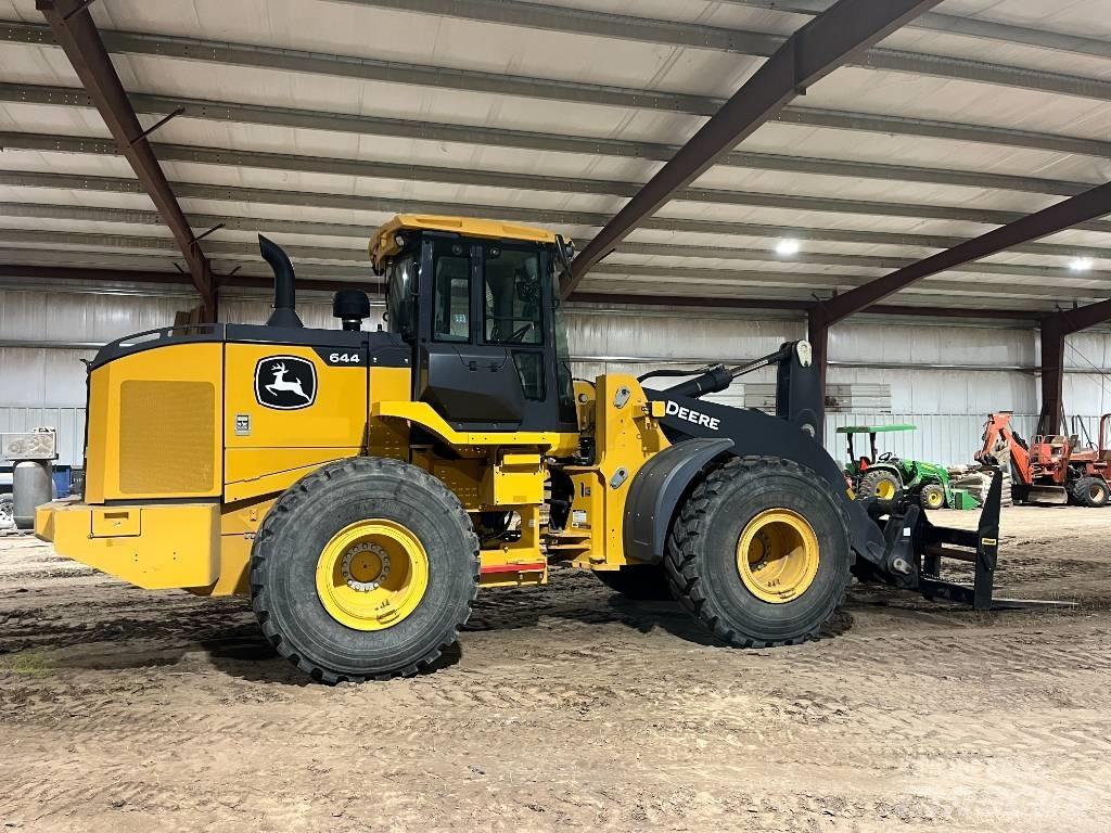 John Deere 644P Gumikerekes homlokrakodók