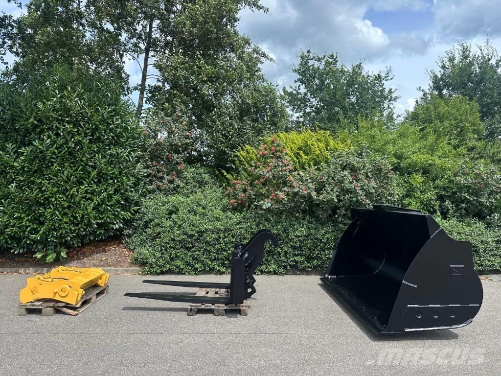 CAT 938M Gumikerekes homlokrakodók