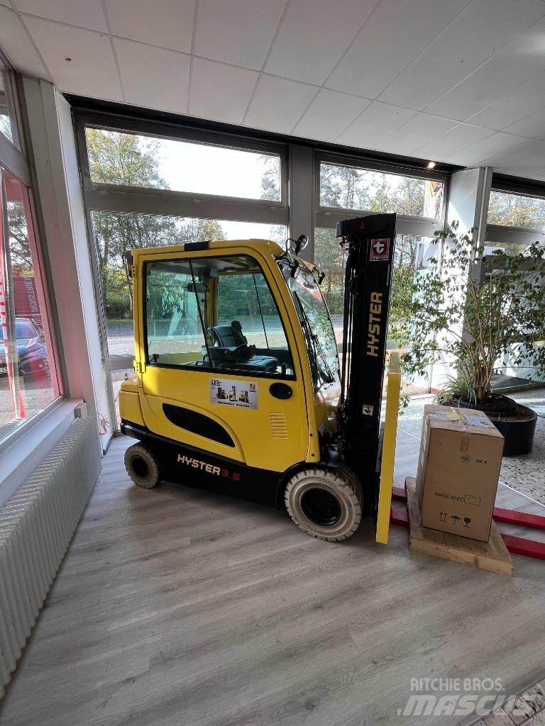 Hyster J3.5XN Elektromos targoncák