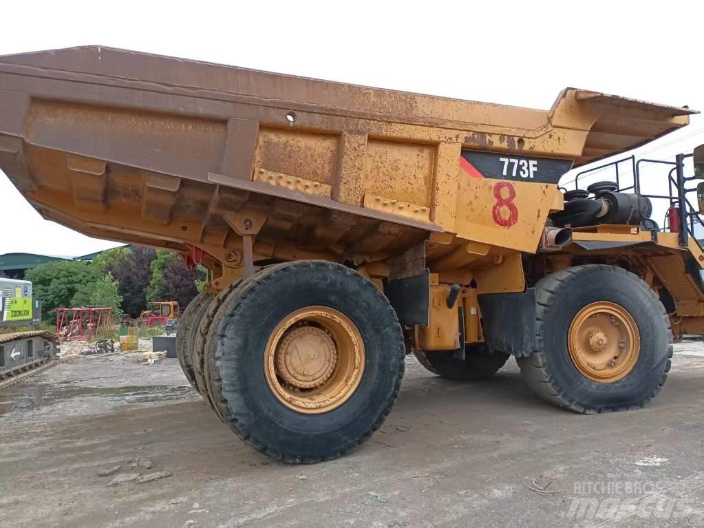 CAT 773 F Csuklósdömperek