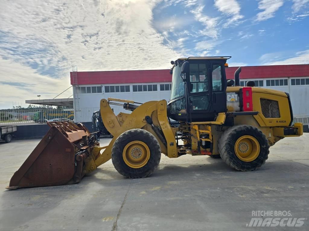 CAT 924 K Gumikerekes homlokrakodók