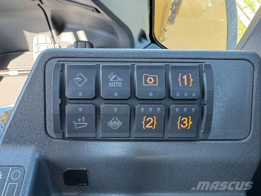 CAT 980 Gumikerekes homlokrakodók