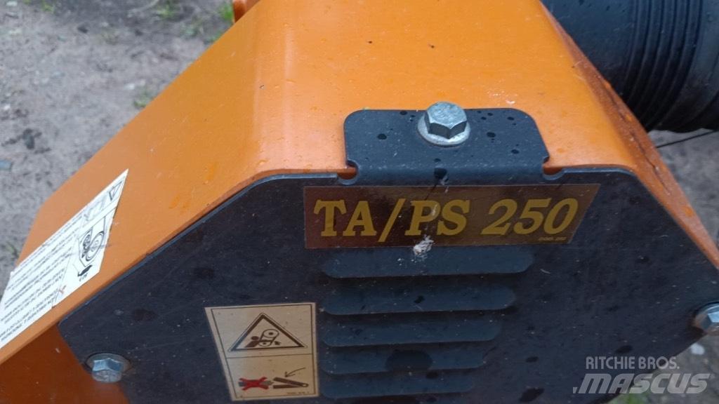 Berti TĀ/PS 250 Vontatott pázsitnyírók