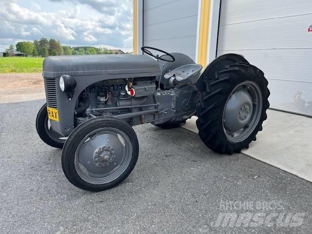Massey Ferguson ted Traktorok