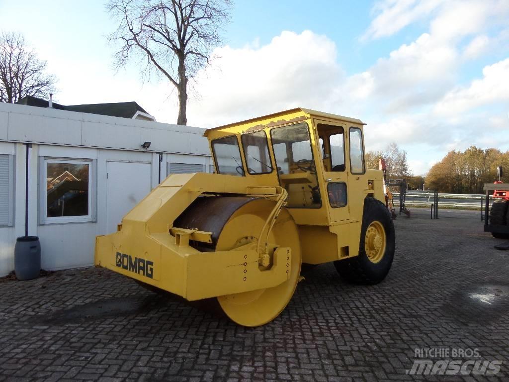 Bomag BW 211 AD Egydobos hengerek