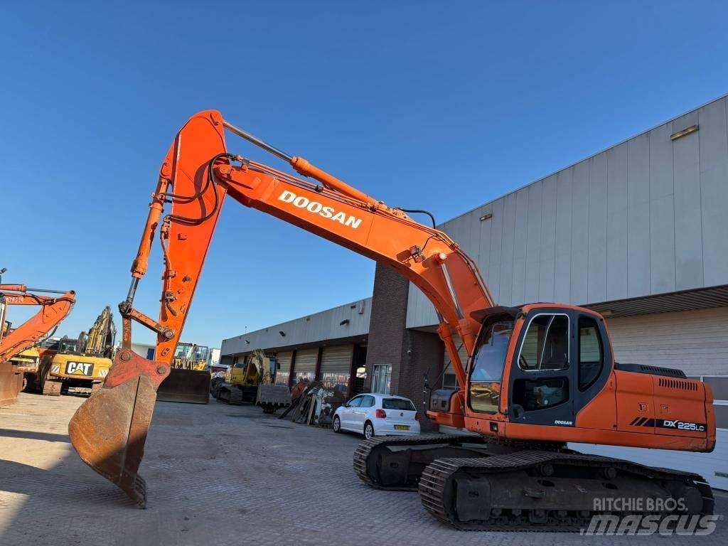 Doosan DX225LC Lánctalpas kotrók