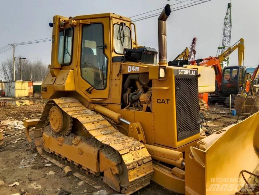 CAT D 4 H lánctalpas dózerek