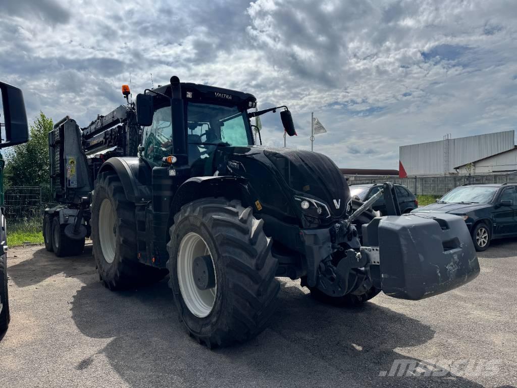 Valtra S 374 Traktorok
