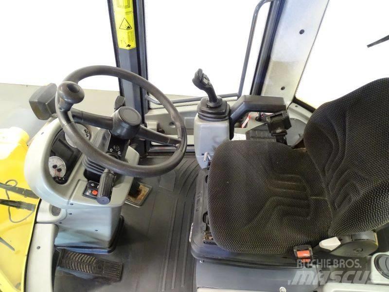 Yanmar V80 Gumikerekes homlokrakodók