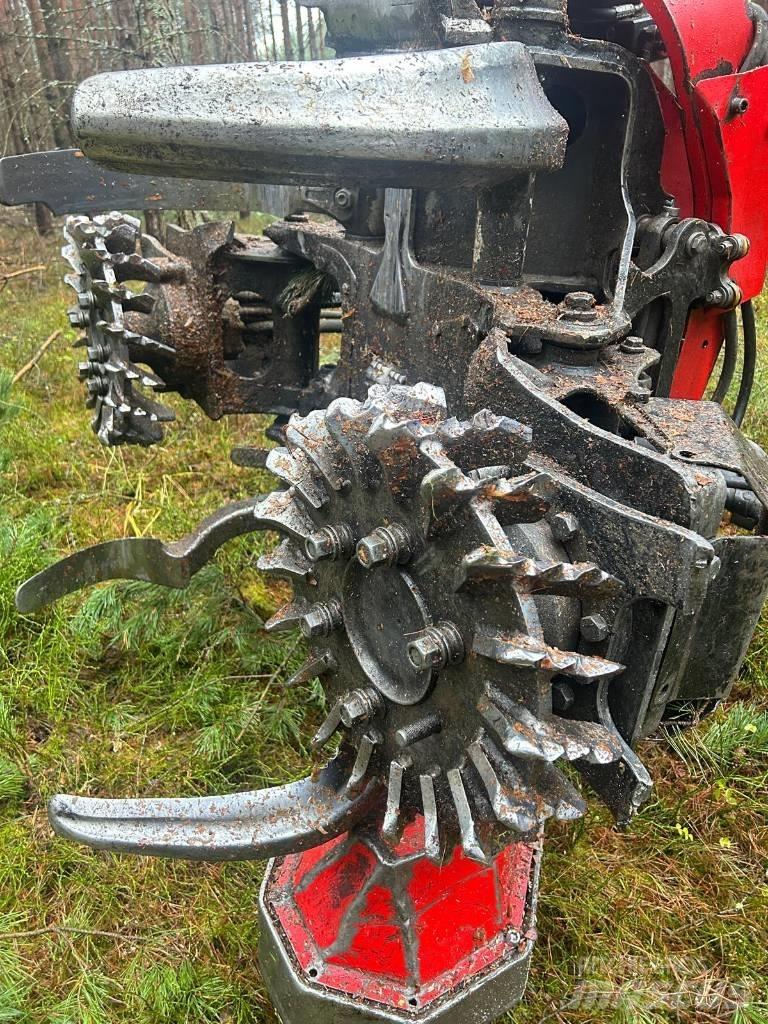 Komatsu 911.5 Betakarítók
