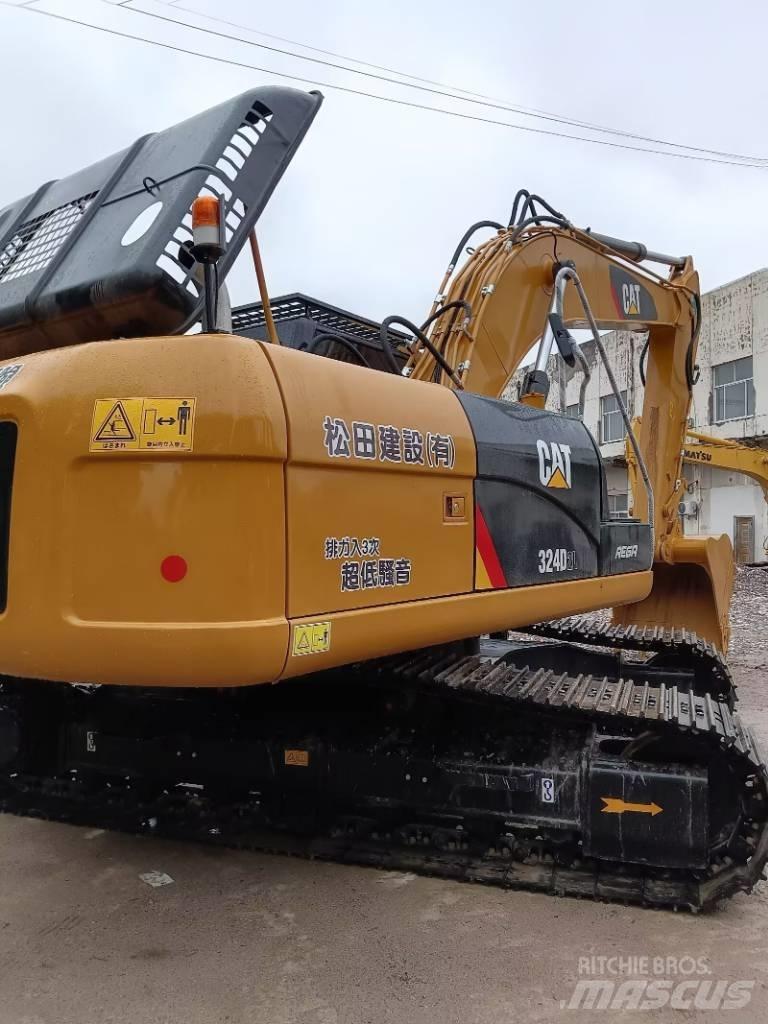 CAT 324D2L Lánctalpas kotrók
