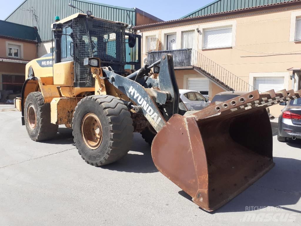 Hyundai HL 940A Gumikerekes homlokrakodók