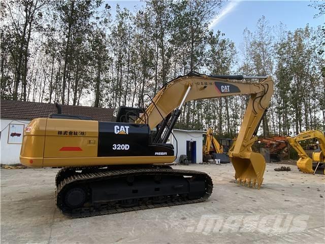 CAT 320D Lánctalpas kotrók