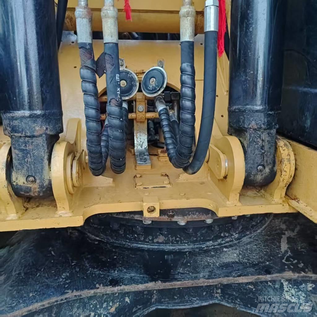 CAT 313 D Lánctalpas kotrók