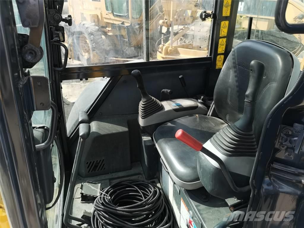 Komatsu PC35 Mini kotrók < 7t