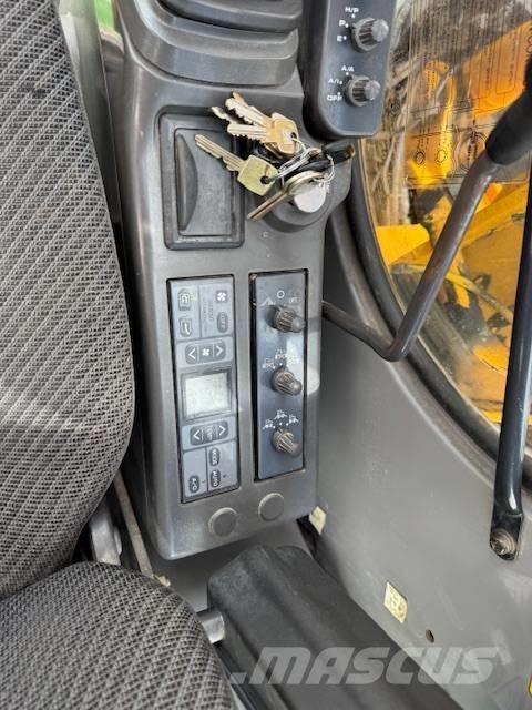Hitachi ZX 130 W Gumikerekes kotrók