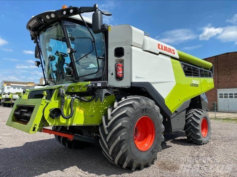 CLAAS LEXION 7400 Kombájnok