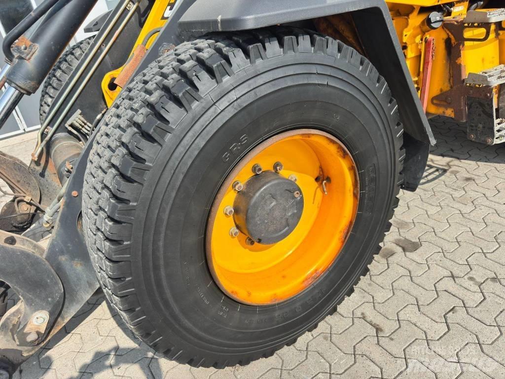JCB 413 Gumikerekes homlokrakodók