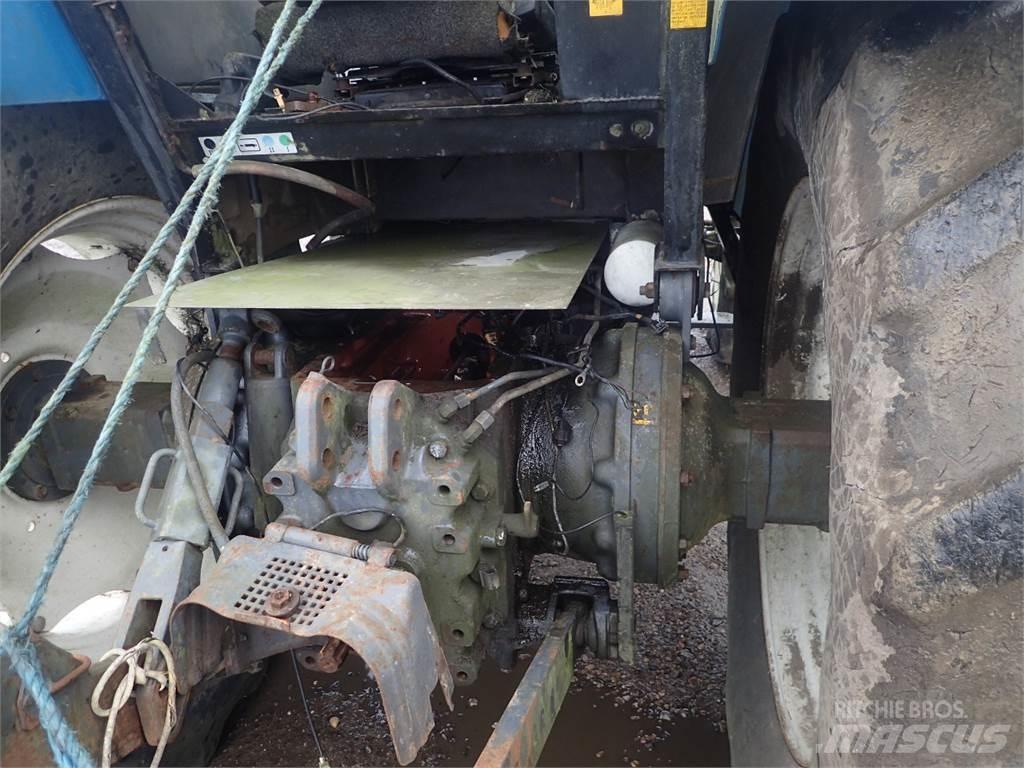 New Holland 8360 Traktorok
