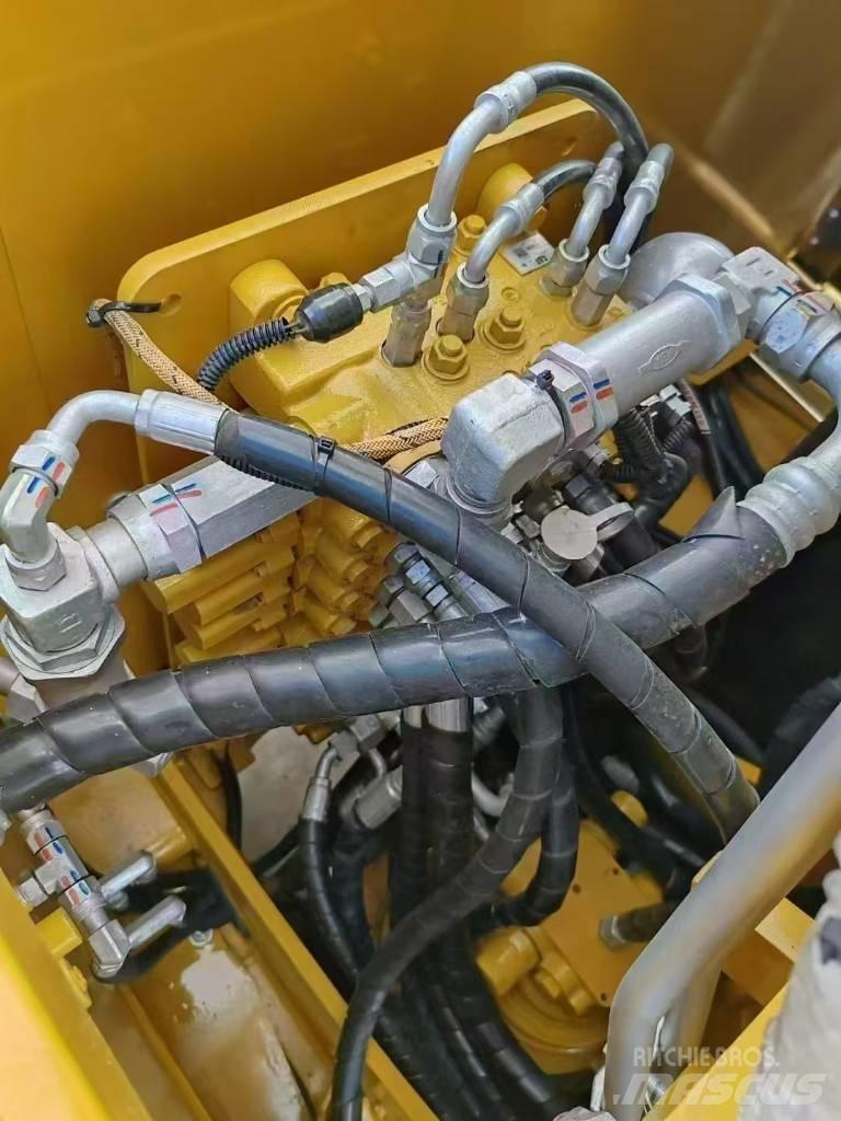CAT 307E2 Lánctalpas kotrók