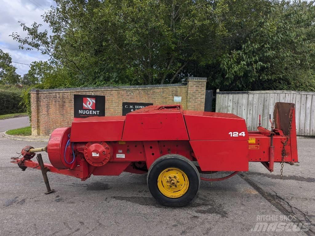 Massey Ferguson 124 Szögletes bálázók