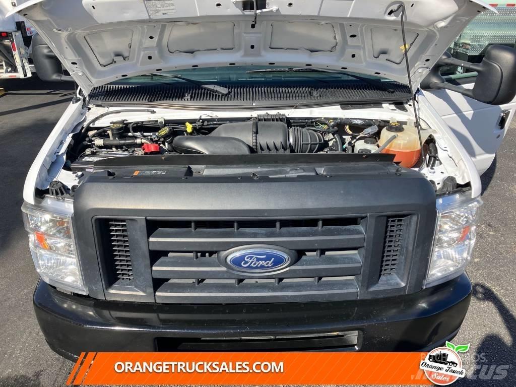 Ford E 350 SD Dobozos teherautók