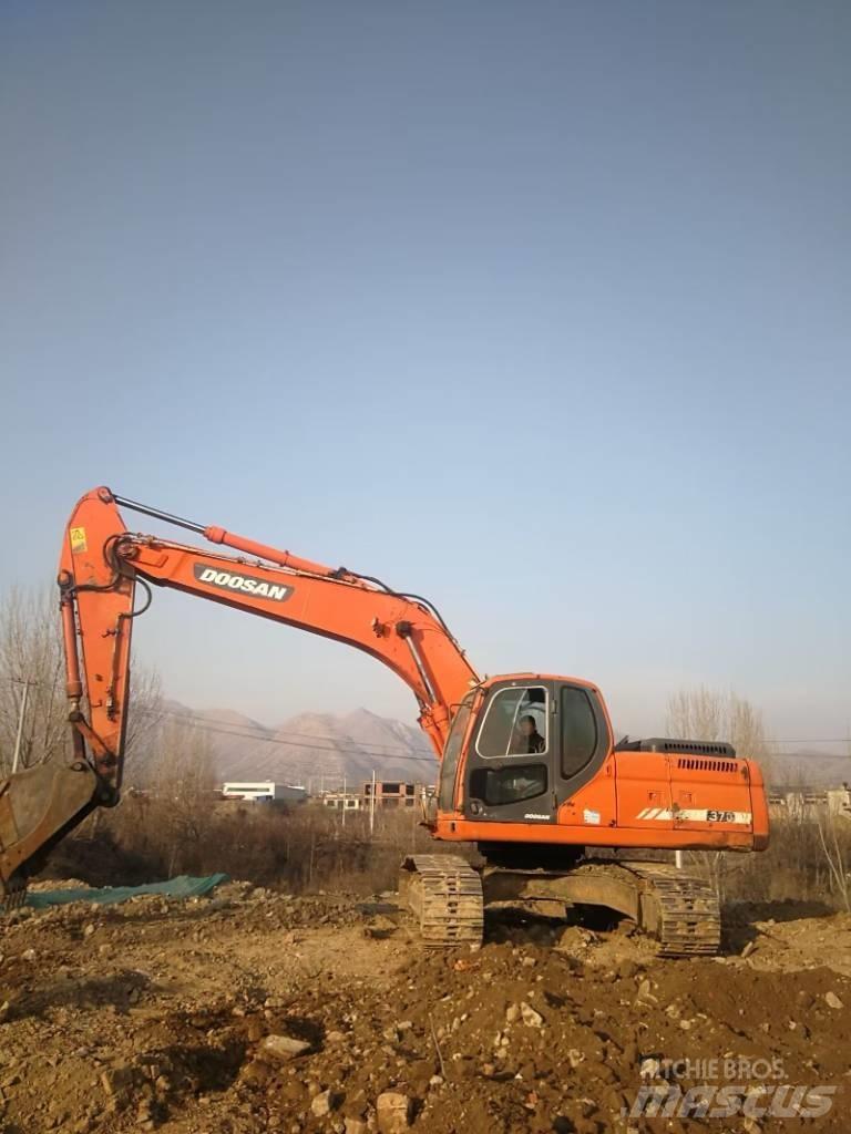 Doosan DX 225 Lánctalpas kotrók