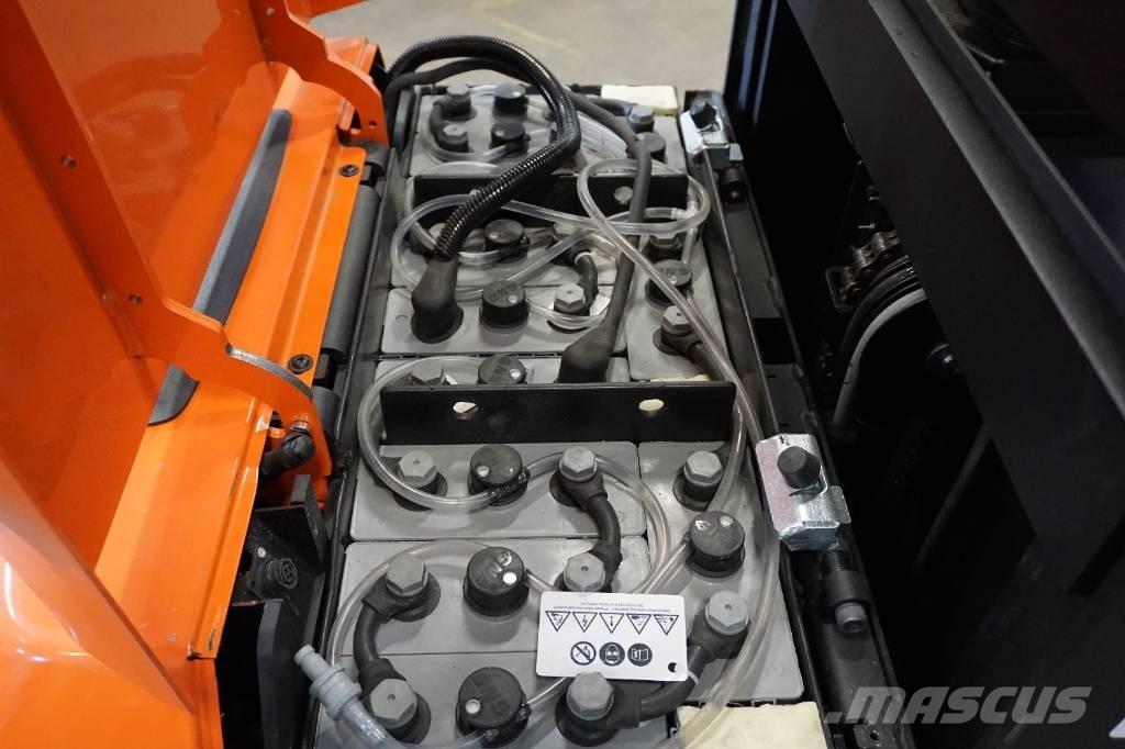 Toyota OSE100 Komissiózó közepes emelésű targonca