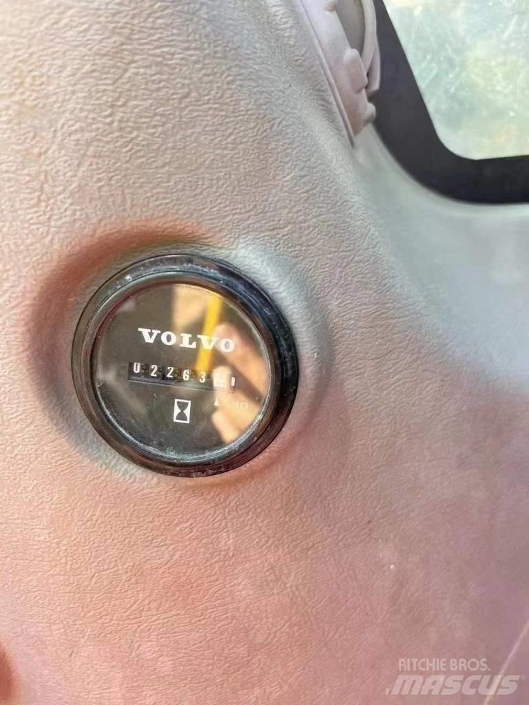 Volvo EC 220 Lánctalpas kotrók