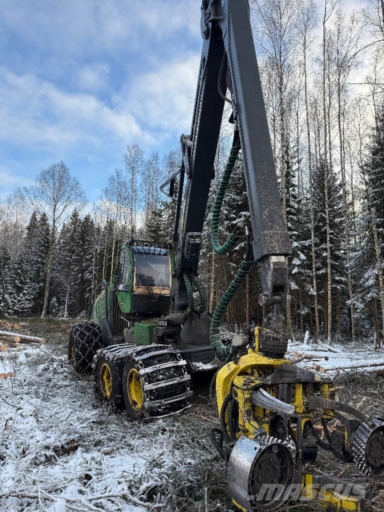 John Deere 1270 G Betakarítók