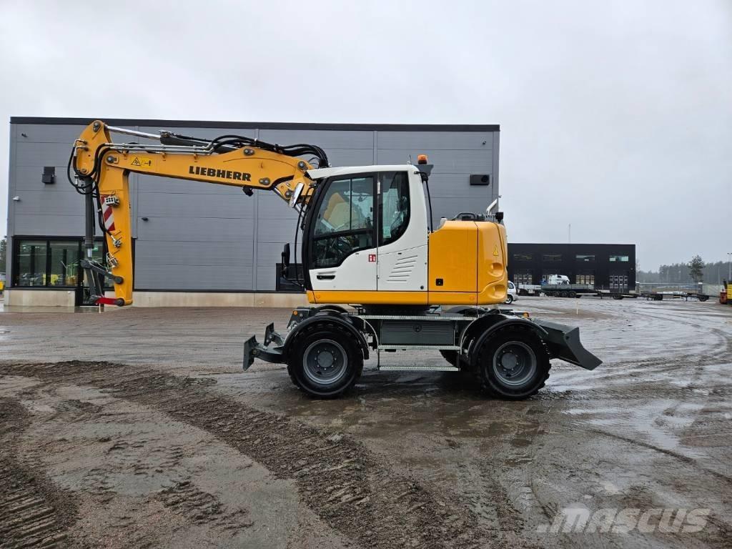 Liebherr 913 Compact Gumikerekes kotrók