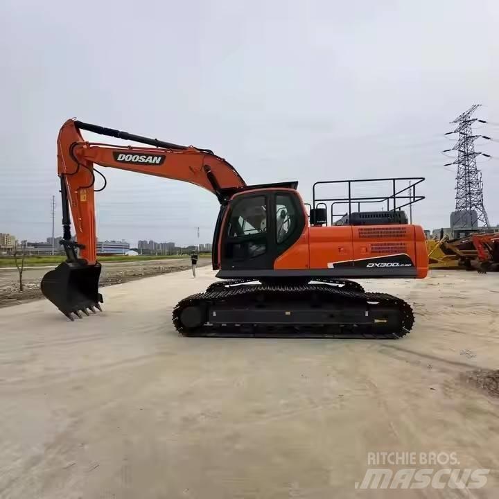 Doosan DX300LC Lánctalpas kotrók