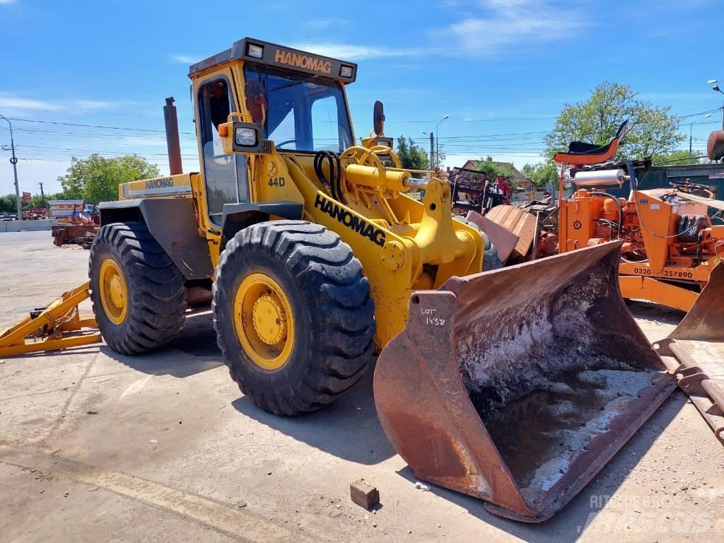 Hanomag 44D Gumikerekes homlokrakodók