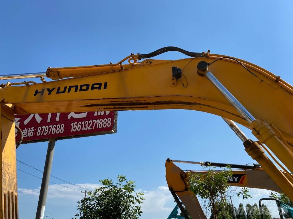 Hyundai 210w Gumikerekes kotrók