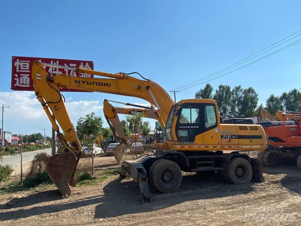 Hyundai 210w Gumikerekes kotrók